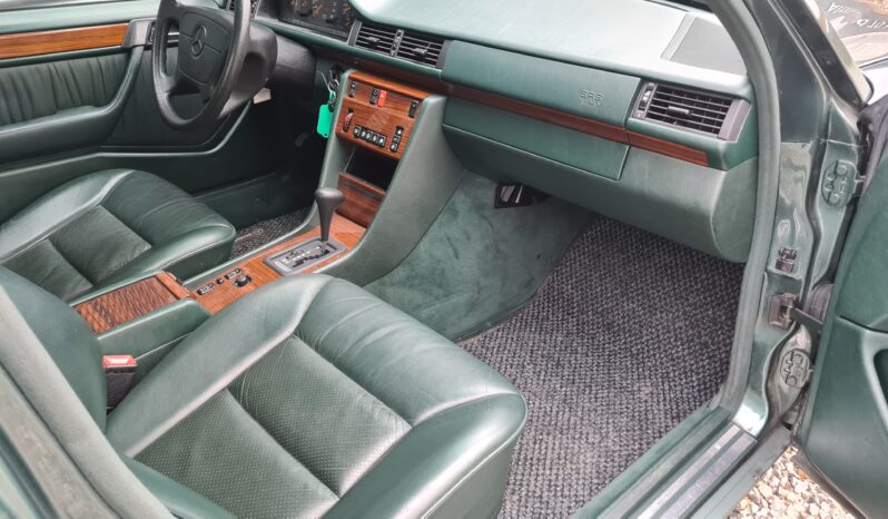 Mercedes-Benz E-Klasse (W124) 320 E full