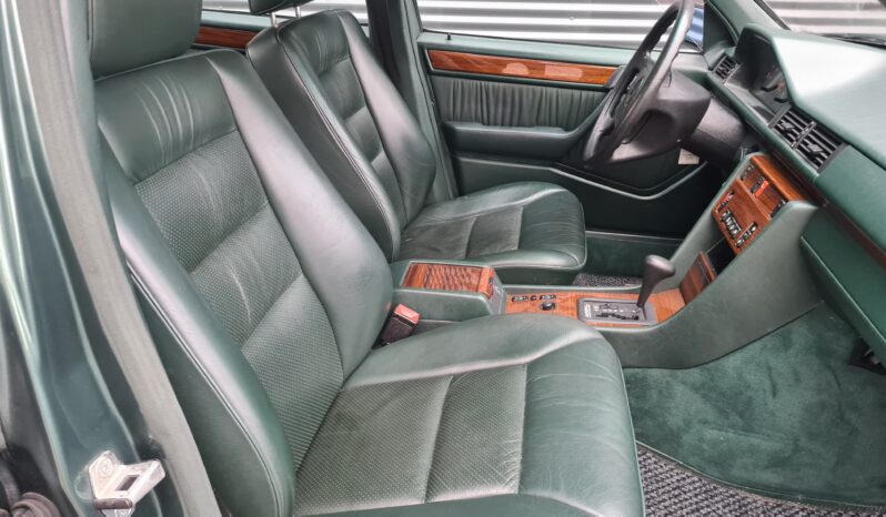 Mercedes-Benz E-Klasse (W124) 320 E full