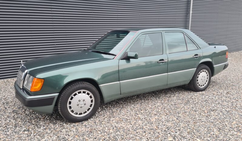 Mercedes-Benz E-Klasse (W124) 320 E full