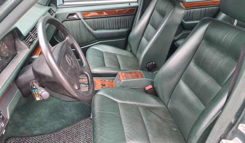 Mercedes-Benz E-Klasse (W124) 320 E full