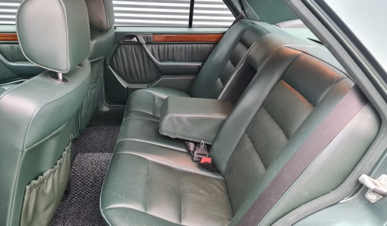 Mercedes-Benz E-Klasse (W124) 320 E full