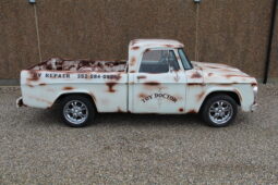 Dodge D100 Pick Up full