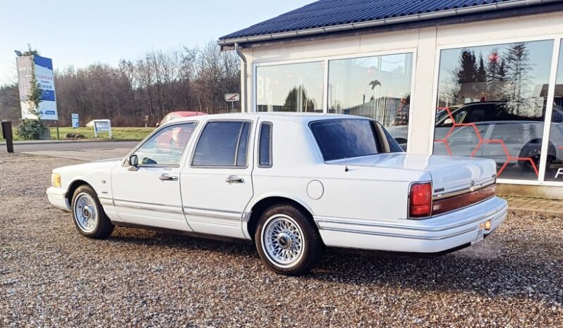 Lincoln Continental Town Car full