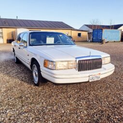 Lincoln Continental Town Car full