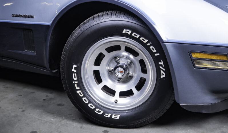 Chevrolet Corvette Targa full