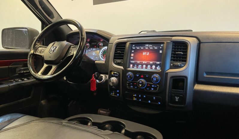 Dodge D100 RAM 1500 5,7 V8 Rebel Crew Cab aut. 4×4 4d full