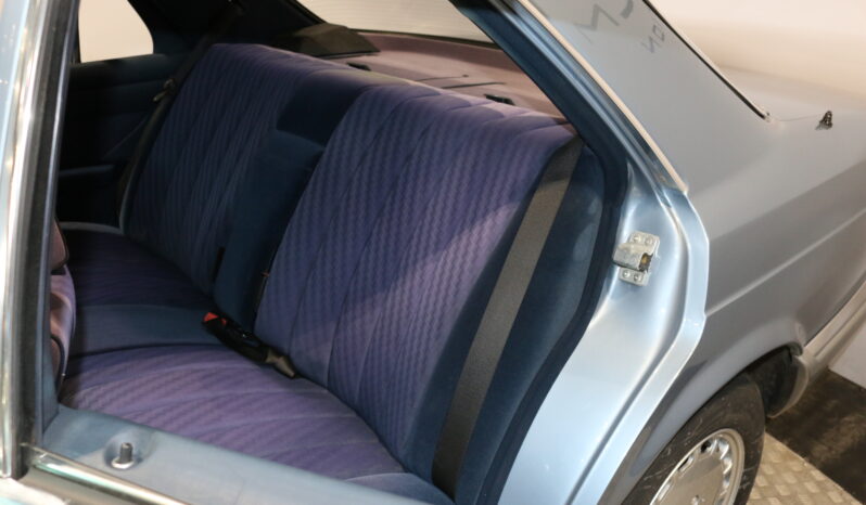 Mercedes-Benz S-Klasse (W126) 300 SE full