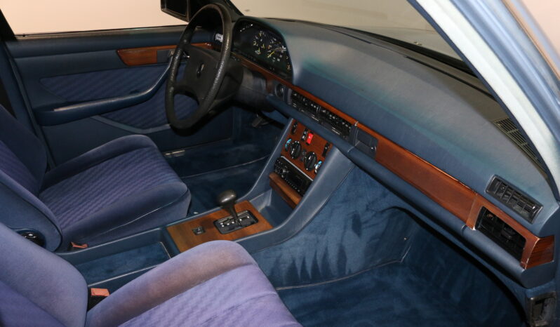 Mercedes-Benz S-Klasse (W126) 300 SE full