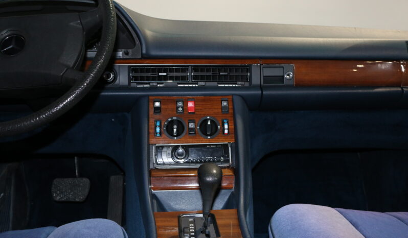 Mercedes-Benz S-Klasse (W126) 300 SE full