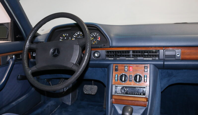 Mercedes-Benz S-Klasse (W126) 300 SE full