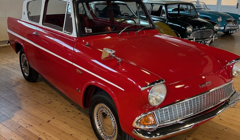 Ford Anglia 105E full