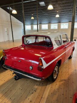 Ford Anglia 105E full