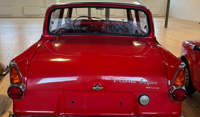 Ford Anglia 105E full