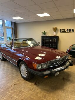 Mercedes-Benz SL-Klasse (R107) SL 560 full