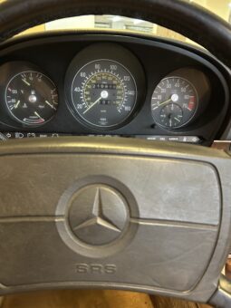 Mercedes-Benz SL-Klasse (R107) SL 560 full