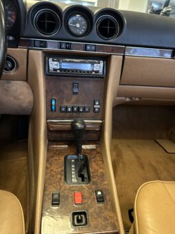 Mercedes-Benz SL-Klasse (R107) SL 560 full