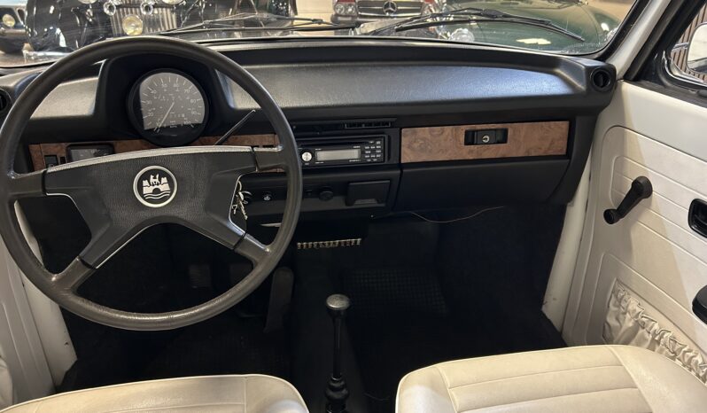 VW Bobbel 1303 Cabriolet Trible White full