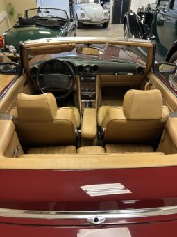 Mercedes-Benz SL-Klasse (R107) SL 560 full