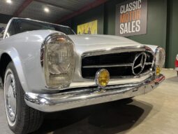 Mercedes-Benz SL (W113) 230 SL Pagode Roadster full