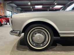 Mercedes-Benz SL (W113) 230 SL Pagode Roadster full