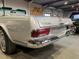 Mercedes-Benz SL (W113) 230 SL Pagode Roadster full