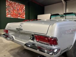 Mercedes-Benz SL (W113) 230 SL Pagode Roadster full