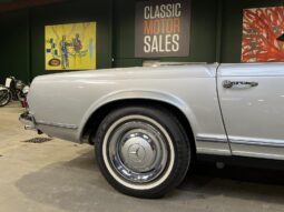Mercedes-Benz SL (W113) 230 SL Pagode Roadster full