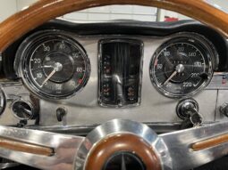 Mercedes-Benz SL (W113) 230 SL Pagode Roadster full