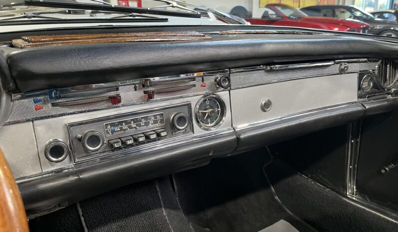 Mercedes-Benz SL (W113) 230 SL Pagode Roadster full