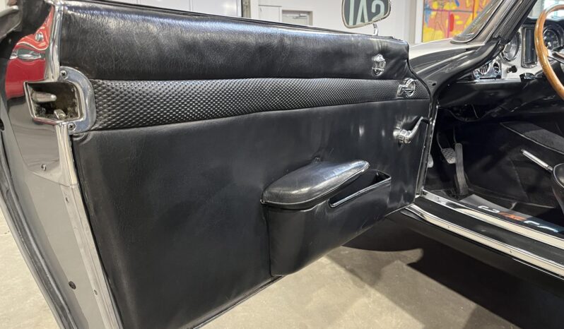 Mercedes-Benz SL (W113) 230 SL Pagode Roadster full