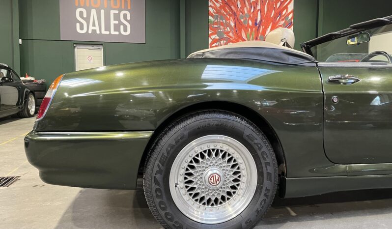MG MGB RV8 3,9 V8 RHD Cabriolet full