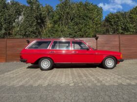 Mercedes-Benz 200-300 (W123) 230