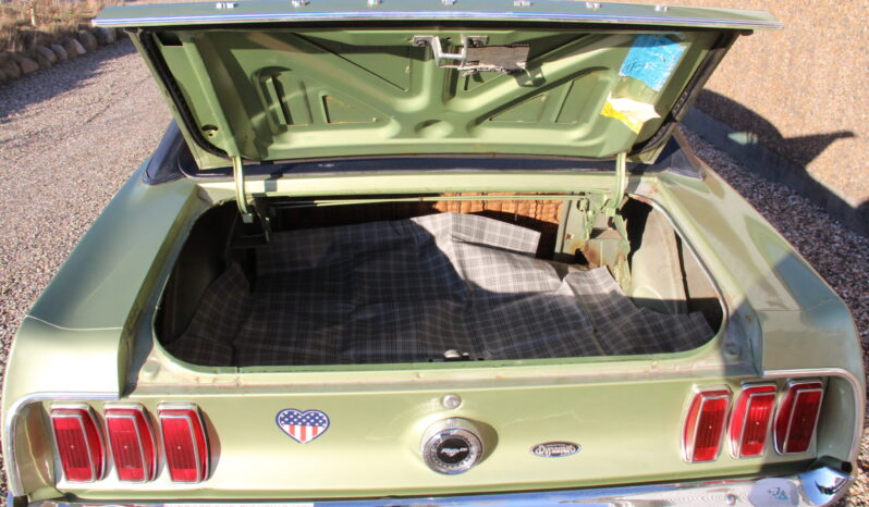 Ford Mustang Cupe full