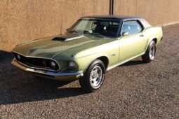 Ford Mustang Cupe full