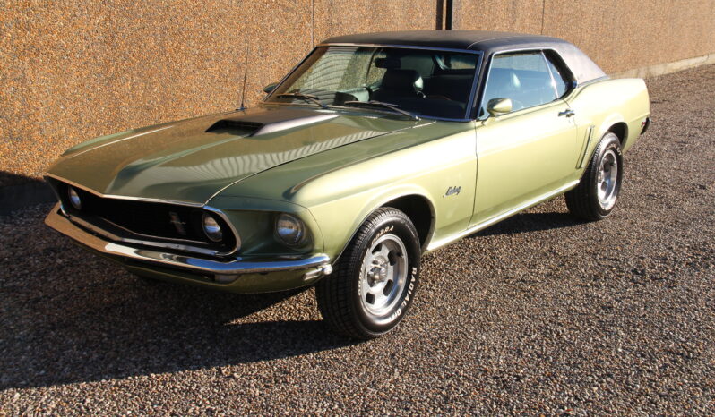 Ford Mustang Cupe full