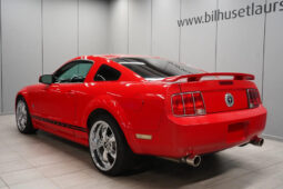 Ford Mustang V6 Coupe full