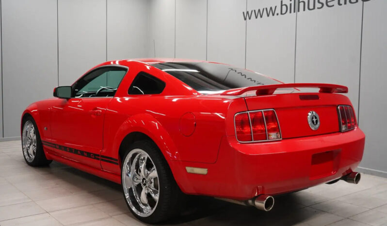 Ford Mustang V6 Coupe full