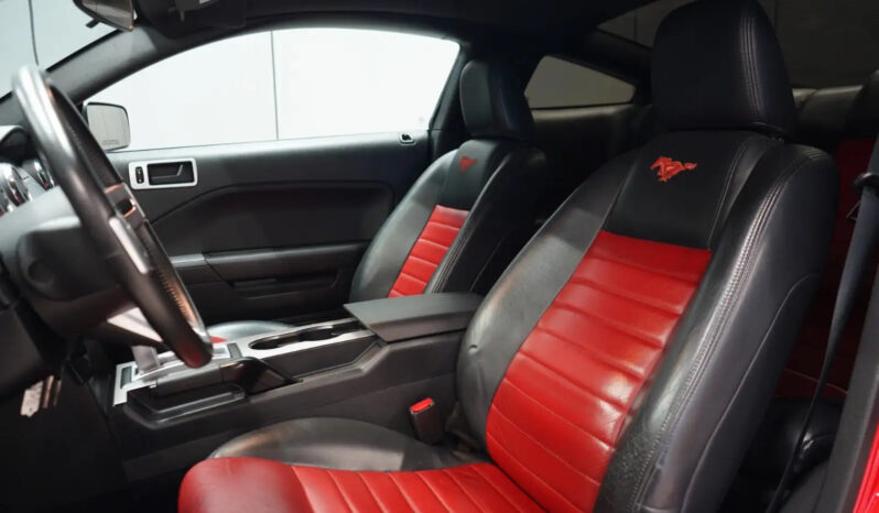 Ford Mustang V6 Coupe full