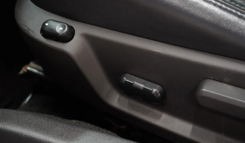 Ford Mustang V6 Coupe full