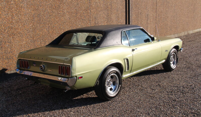 Ford Mustang Cupe full