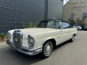 Mercedes-Benz 220-280 (W111) 250 SE cabriolet
