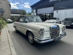 Mercedes-Benz 220-280 (W111) 250 SE cabriolet full