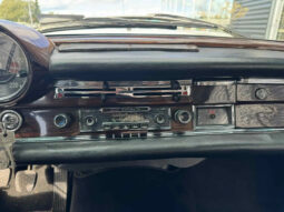 Mercedes-Benz 220-280 (W111) 250 SE cabriolet full