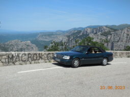 Mercedes-Benz E-Klasse (W124) 220 Cabriolet Final Edition full