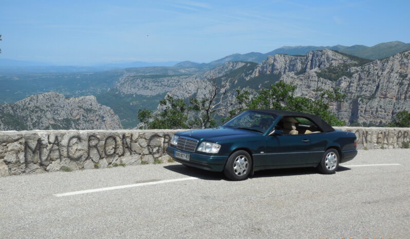 Mercedes-Benz E-Klasse (W124) 220 Cabriolet Final Edition full