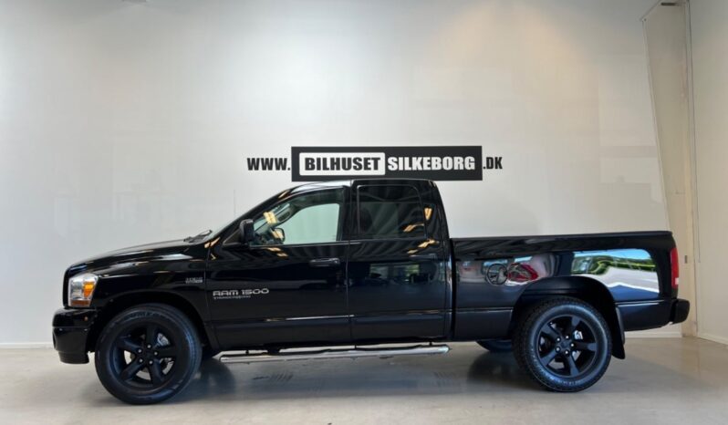 Dodge Charger RAM 1500 5,7 V8 Hemi aut. 4d full