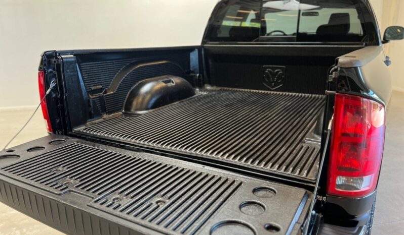 Dodge Charger RAM 1500 5,7 V8 Hemi aut. 4d full