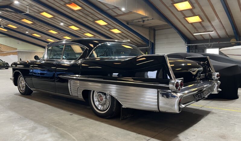 Cadillac Fleetwood 60-series full