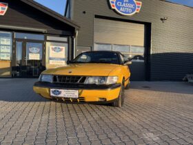 Saab 900 Mellow Yellow Cabriolet