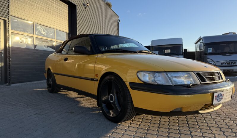 Saab 900 Mellow Yellow Cabriolet full